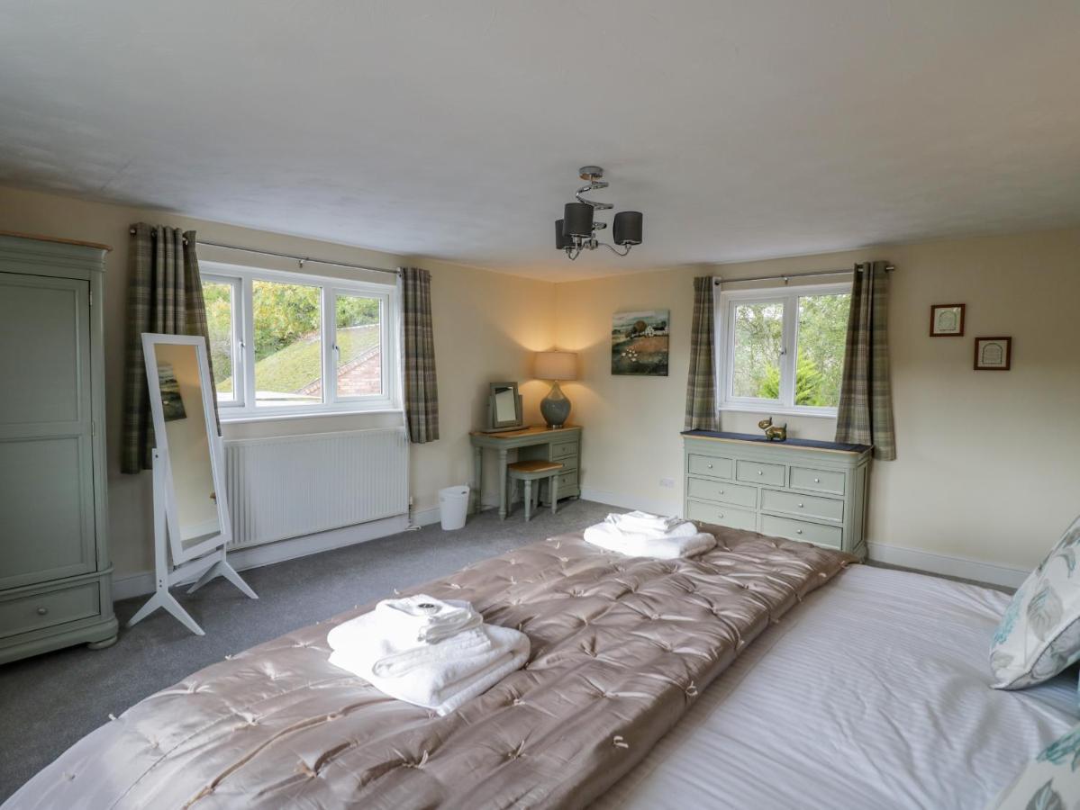 Meadowfields Villa Kidderminster Luaran gambar