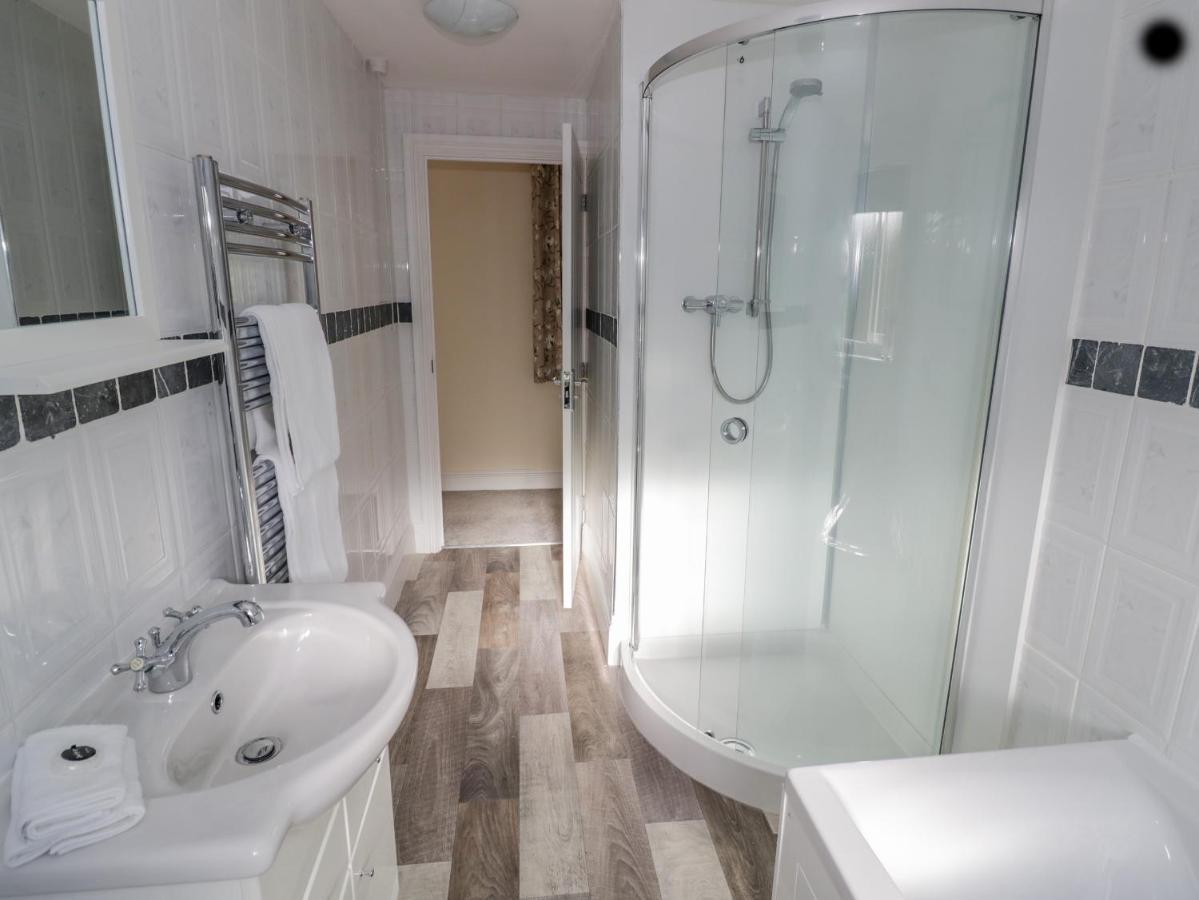 Meadowfields Villa Kidderminster Luaran gambar